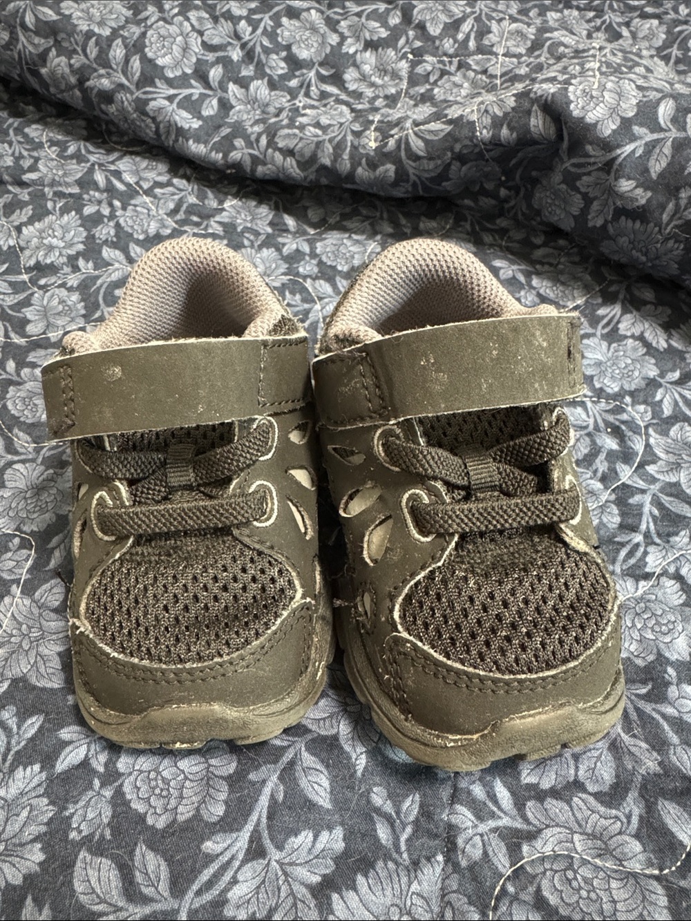 Nike Kids Olive Green Mesh & Suede Sneakers